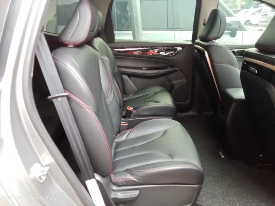 Foto Mobil Bekas Kabin Belakang Wuling Cortez 1.5 L T Lux tahun 2022